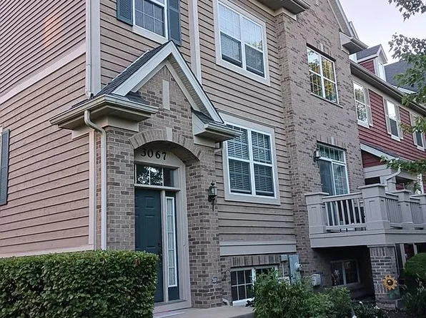 3067 Marion St, Elgin, IL 60124