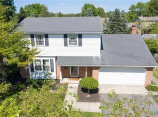 1061 Eastbrook Dr, Perrysburg, OH 43551