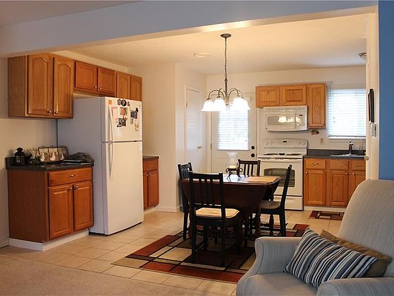 4th image of 75 Woodlands