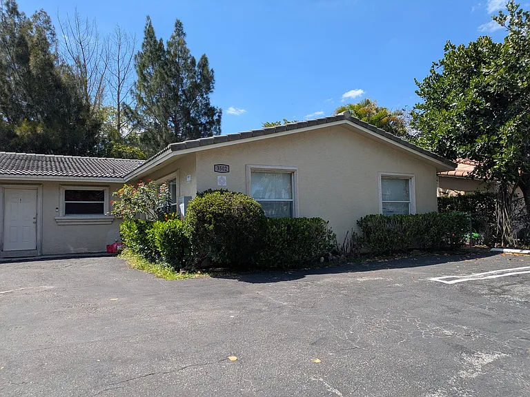 3502 Riverside Dr #3 — Photo 2