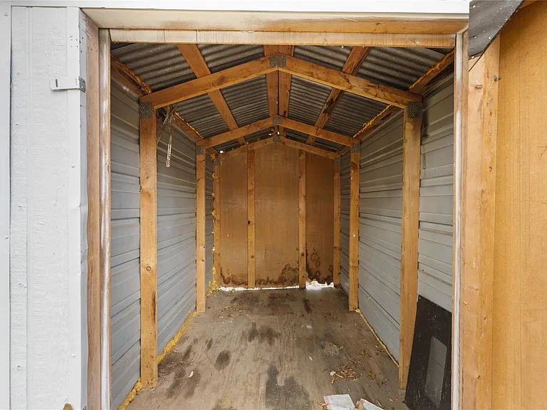 804 Avenue I — Photo 29