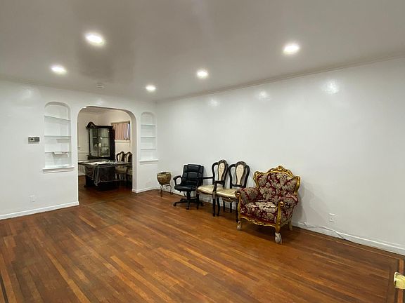 4th image of 8218 165th St