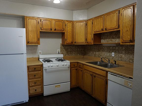 5th image of 1601 Gunnison Dr