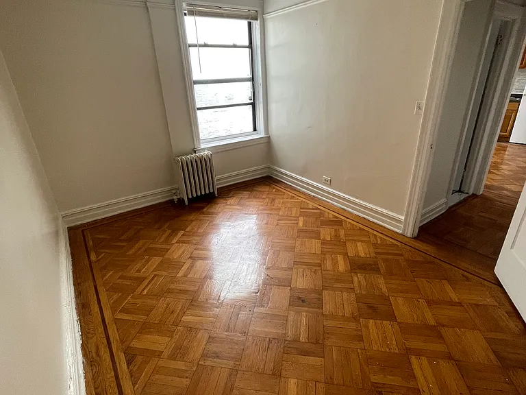 1402 W 4th St #1 — Photo 4
