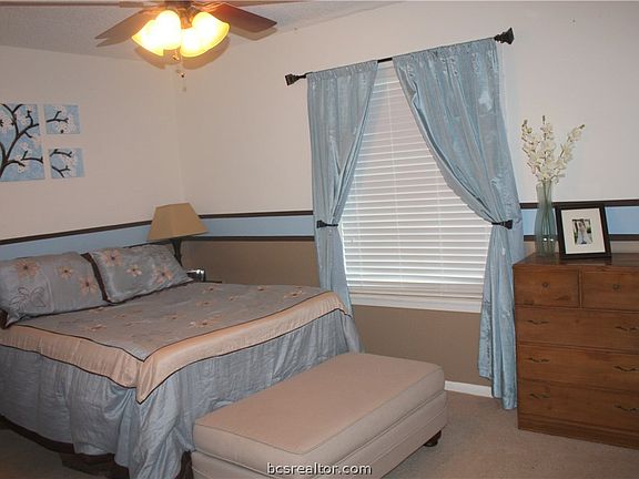 4th image of 1425-1427 Hillside Dr #Cs