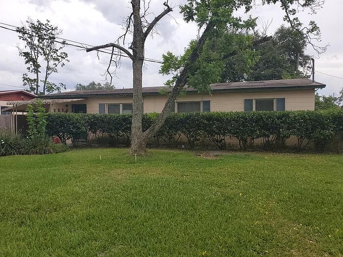 1st image of 2214 Inwood Cir S
