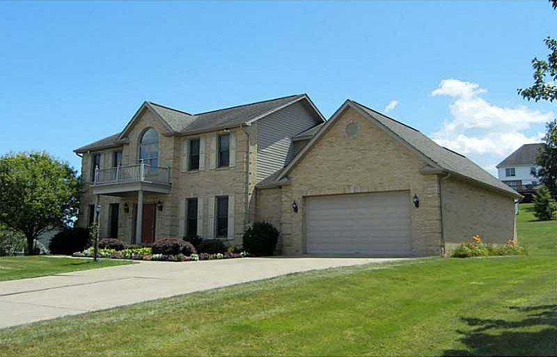1st image of 138 Stratford Dr