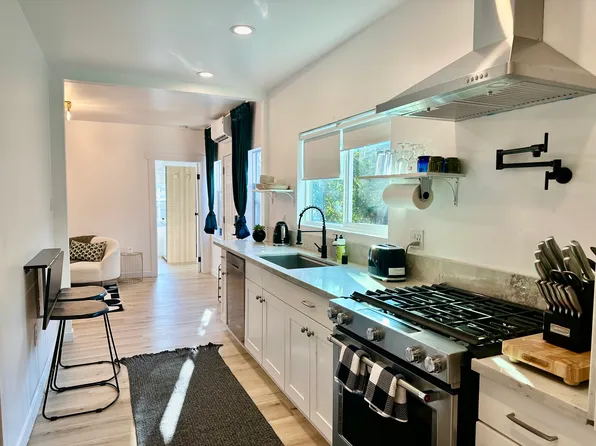 1123 Laveta Ter, Los Angeles, CA 90026