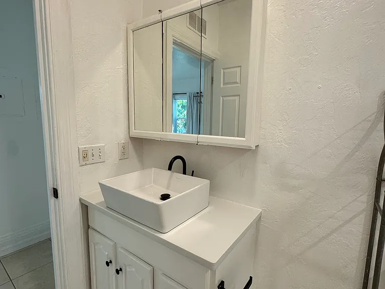 1116 Cocoanut Ave #13 — Photo 7
