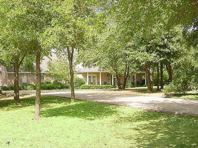 1st image of 105 Forest Meadow Dr