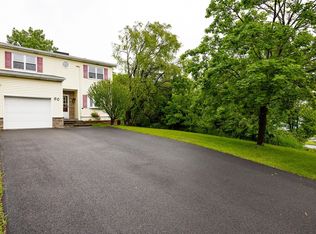 90 Fieldstone Blvd, Wappingers Falls, NY 12590