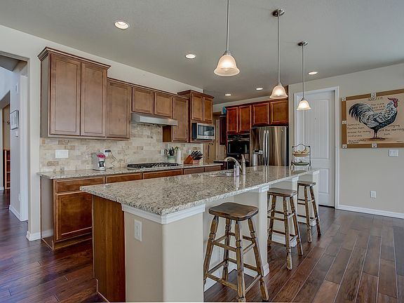 Walk-in Pantry - Main