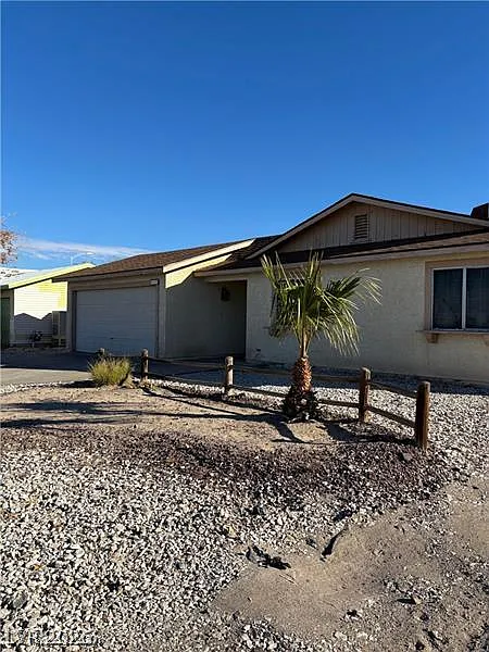 3 bed, 2.0 bath, 1164 sqft, $1,600 — Photo 3