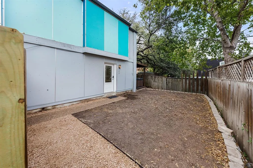 3 bed, 1806 sqft, $1,800 — Photo 2