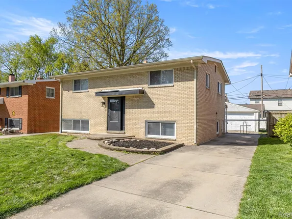 30022 White St, Gibraltar, MI 48173