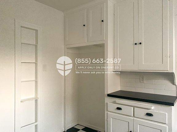 3rd image of 438 N Newport Ave