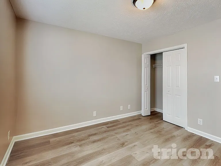 1616 Broad Cir — Photo 11