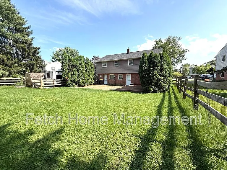 417 Surrey Dr — Photo 35