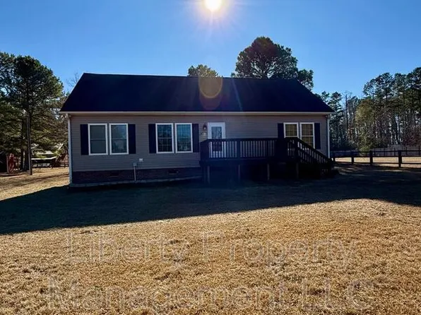 143 Quail Dr, Raeford, NC 28376