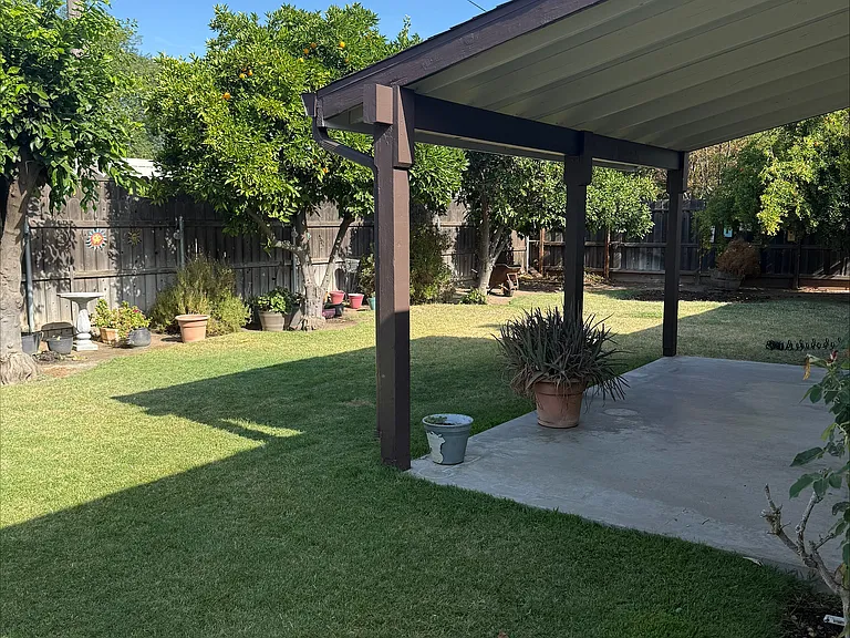 203 S Wilma Ave — Photo 3