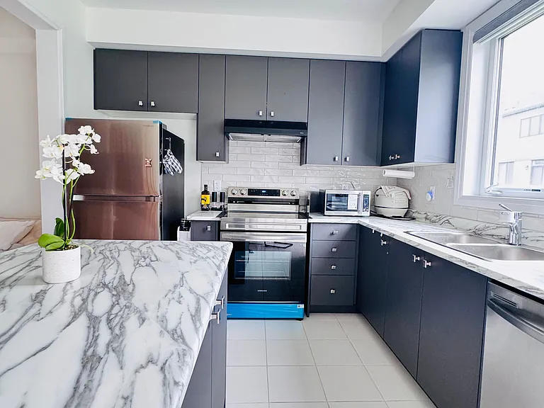 52 Cresthaven Hts — Photo 10