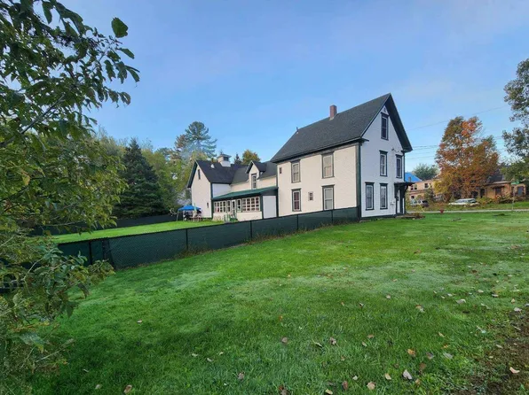 25 Park Street, Barton, VT 05822