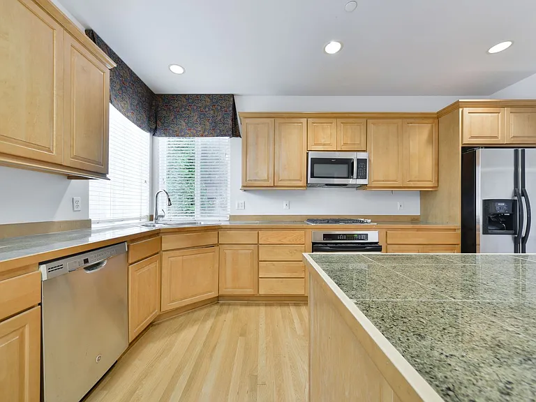 8428 NE 147th Pl — Photo 16
