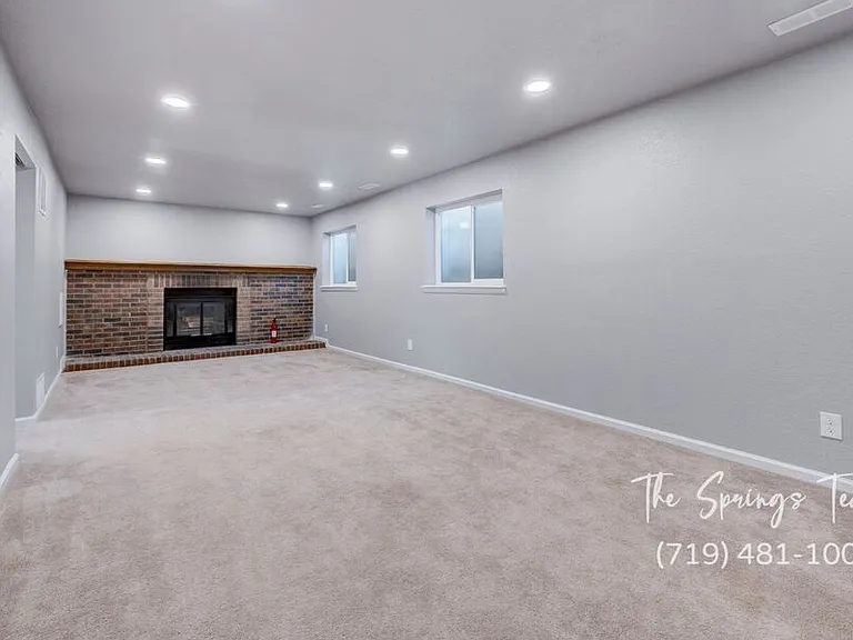 6460 Bugle Dr — Photo 34