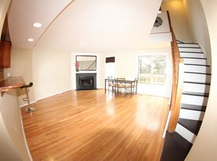 1664 Whisperhill Dr, Reston, VA 20194