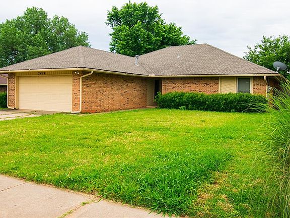 3rd image of 2414 Countrywood Ln