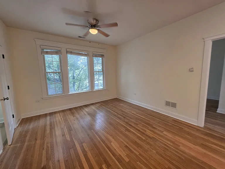 2343 W Winona St #2E — Photo 11