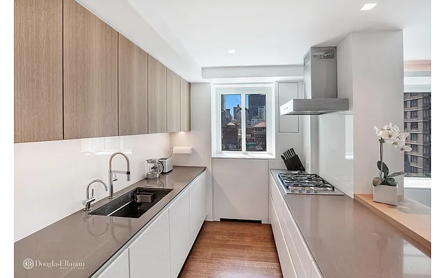 Sold by Douglas Elliman | media 20