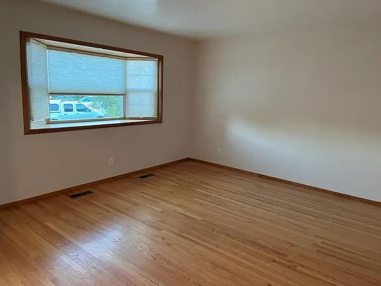 1684 Wise Dr — Photo 2