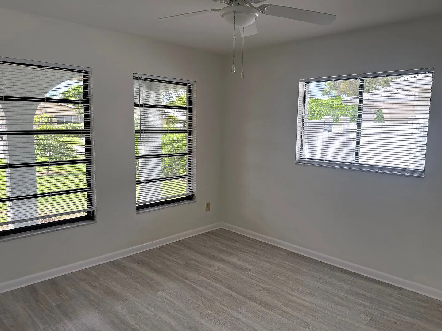 3 Bedroom Single Family Home w/ Garage - Annual Rental in Naples Park! — Photo 2