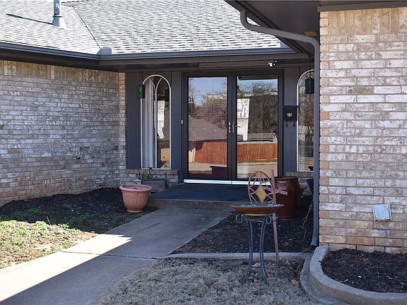 2nd image of 708 Kingston Dr