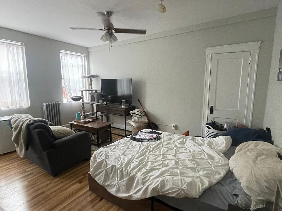 2nd image of 1111 Commonwealth Ave #8