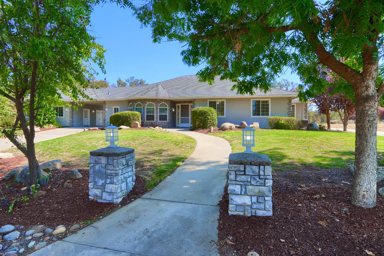 41345 Singing Hills Cir photo 1