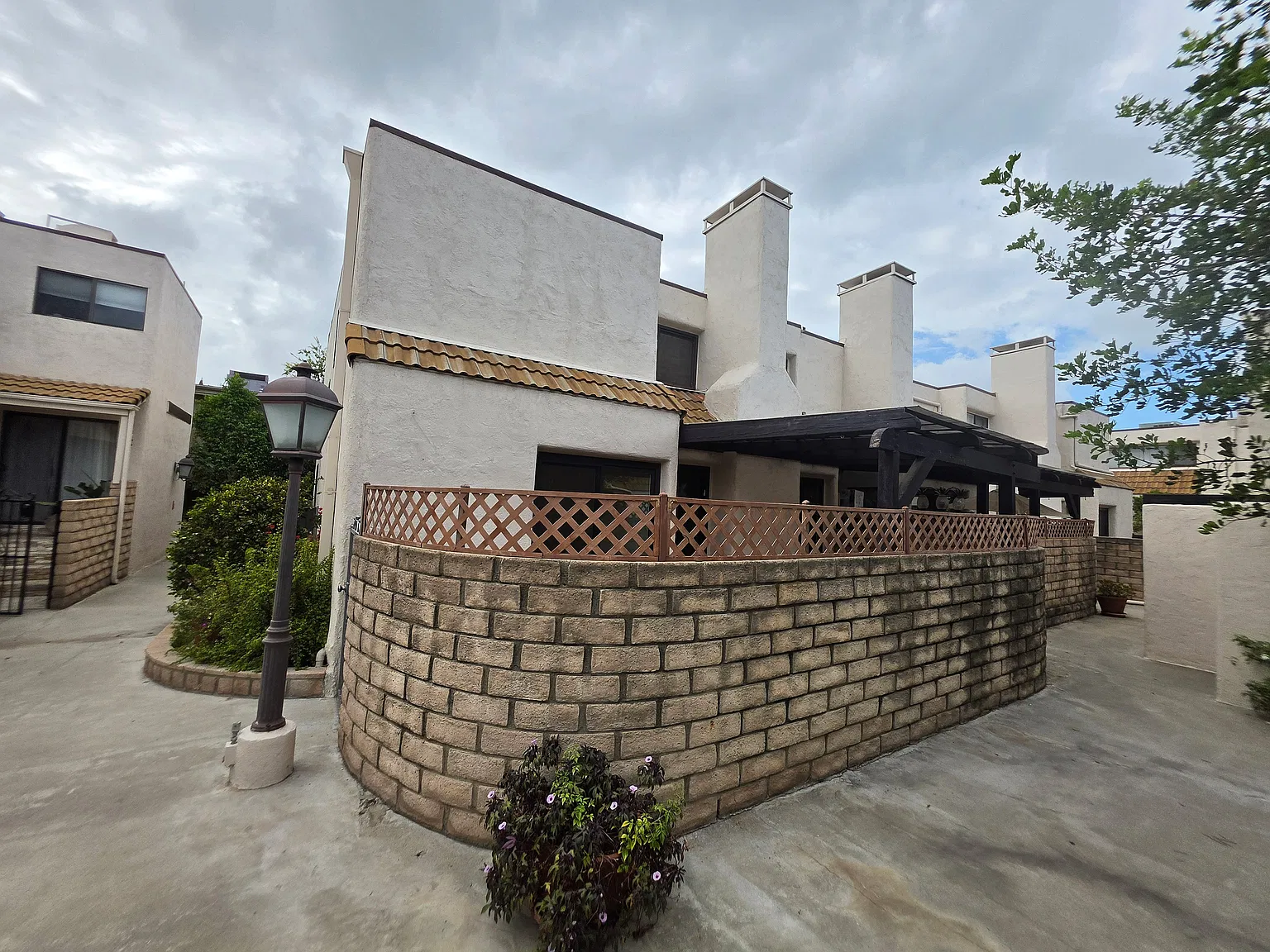 3 bed, 2056 sqft, $5,200 — Photo 4