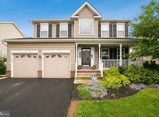 1136 Morgan Hill Dr, Pennsburg, PA 18073