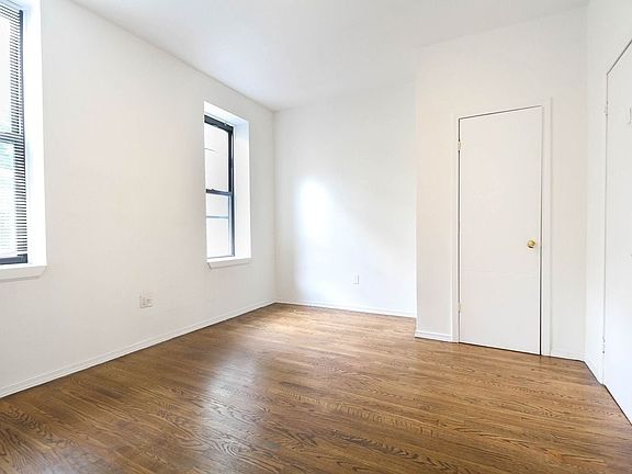 5th image of 249 Melrose St APT 1R