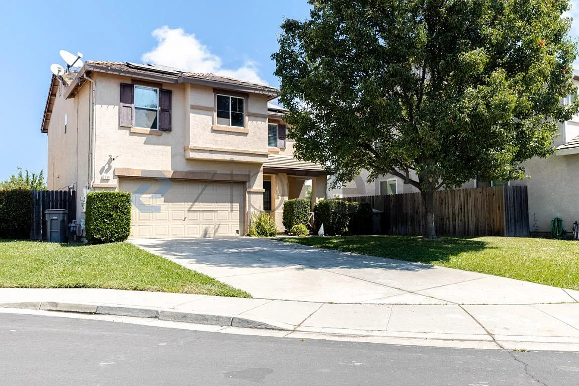 4 bed, 2.5 bath, 2000 sqft, $3,250 — Photo 1
