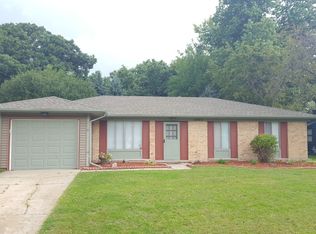 1086 Leawood Dr, Elgin, IL 60120