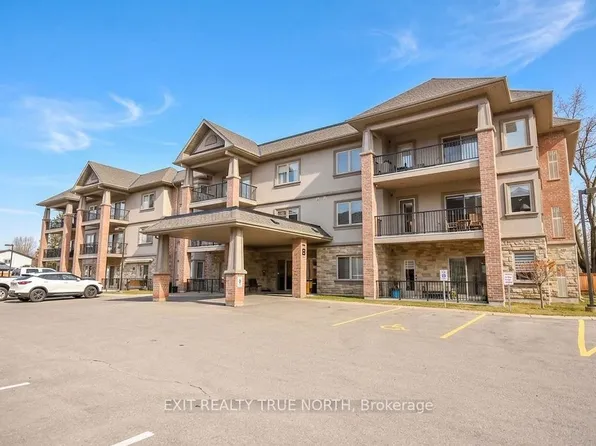 19 B Yonge St N #204, Springwater, ON L0L 1P0