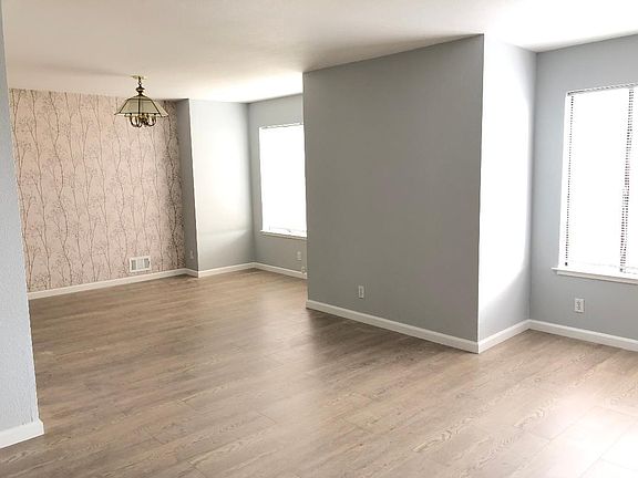 5th image of 3520 Cabrillo St