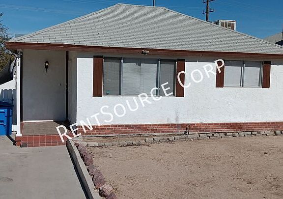 2nd image of 831 W Buena Vista St
