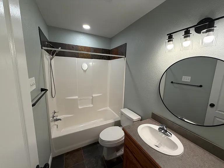 421 W Thomas St — Photo 9