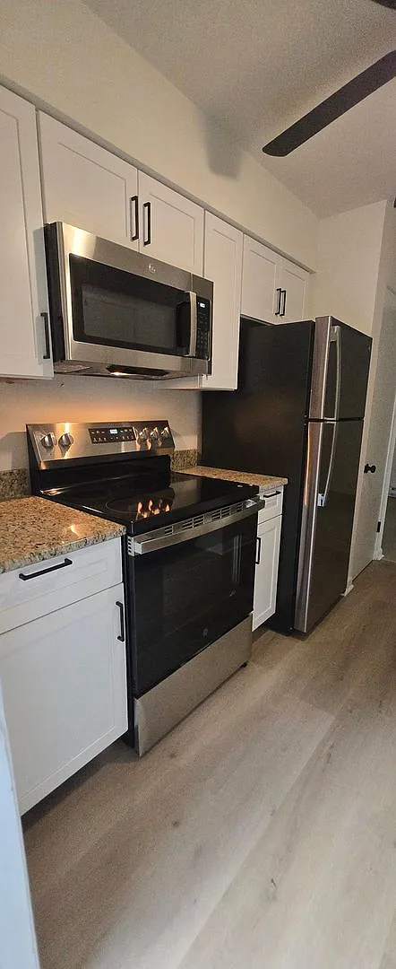 Colonial Hills Apartments LLC — Photo 2