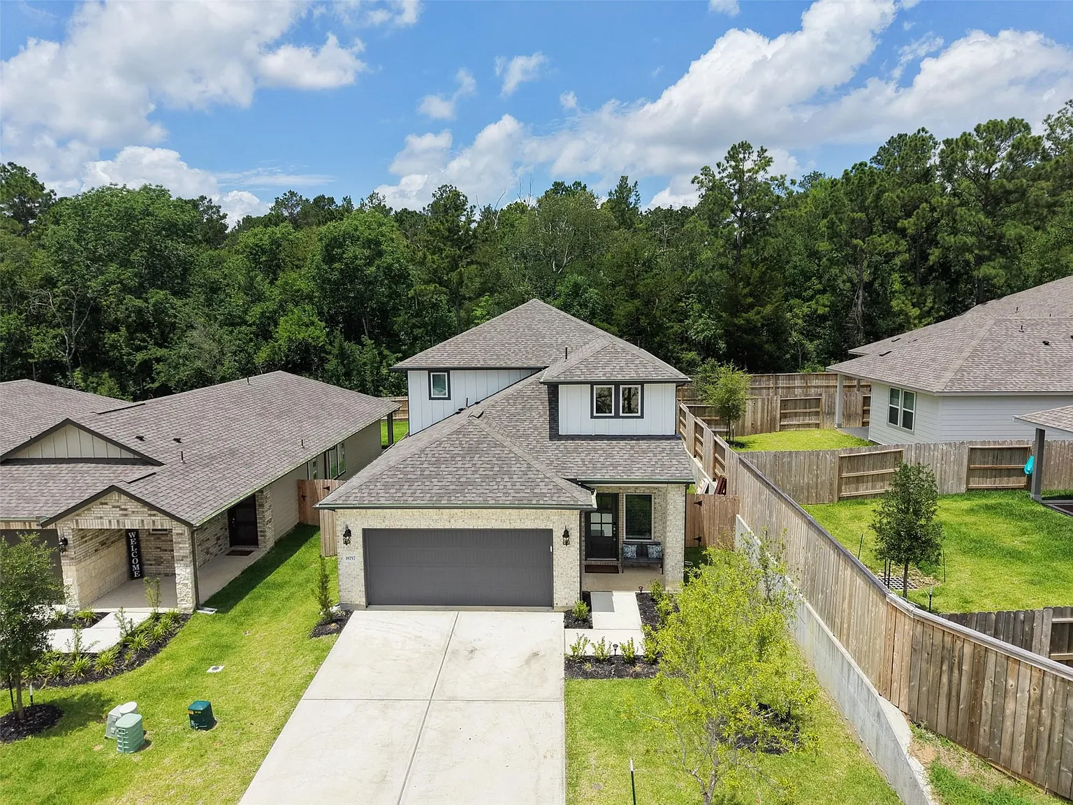 4 bed, 2.5 bath, 1986 sqft, $2,200 — Photo 1