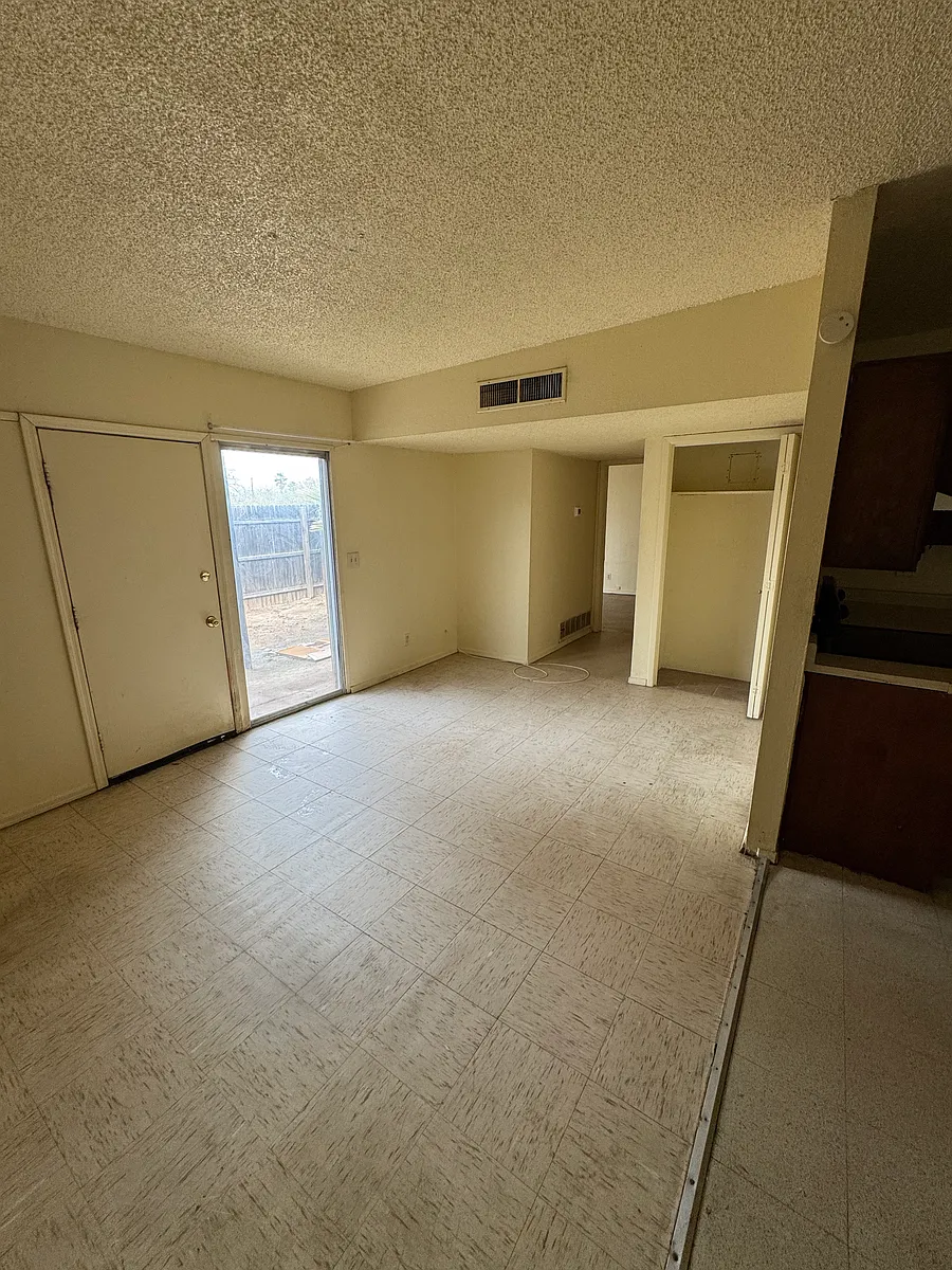 Building Photo - 2417 N Geronimo Ave #2
