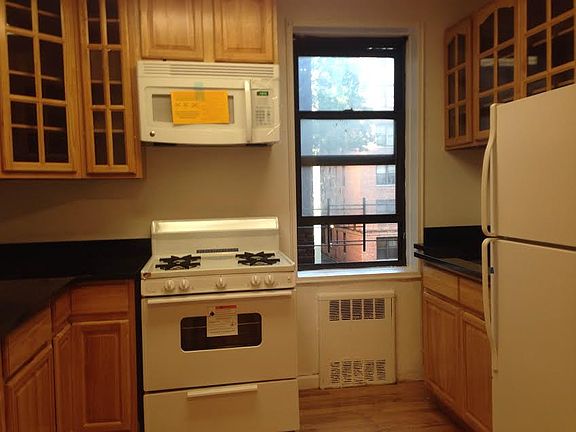 2nd image of 20 Woodruff Ave APT 3D